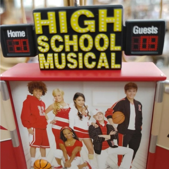 Disney’s High School Musical Hallmark Keepsake - Picture 4 of 10
